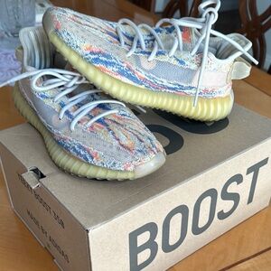 Yeezy boost 350 adidas Cream Sneakers with Knit Upper and Textured Sole